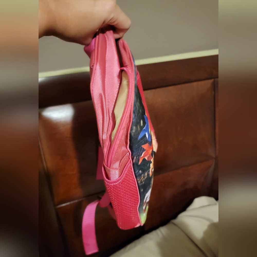 Backpack - Picture 3 of 6